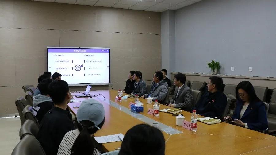 職業(yè)生涯主題班會1.jpg